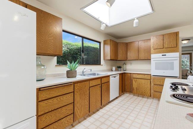 425 Exeter Place Marina, CA 93933 - Photo 13 of 42