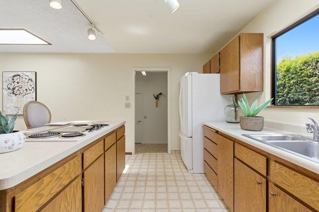 425 Exeter Place Marina, CA 93933 - Photo 14 of 42