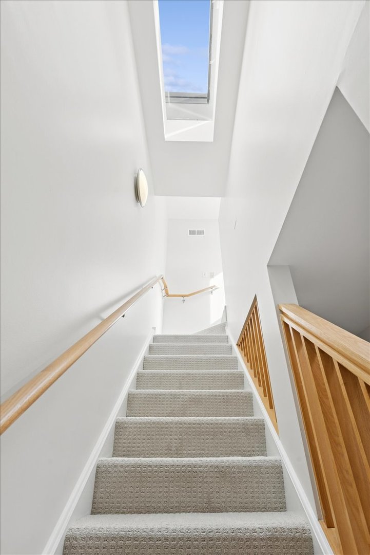 2225 West Madison Street, Unit 7 Chicago, IL 60612 - Photo 24 of 32 a view of entryway