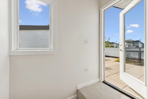 $567,000 | 2225 West Madison Street, Unit 7, Chicago, IL 60612