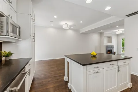 $567,000 | 2225 West Madison Street, Unit 7, Chicago, IL 60612