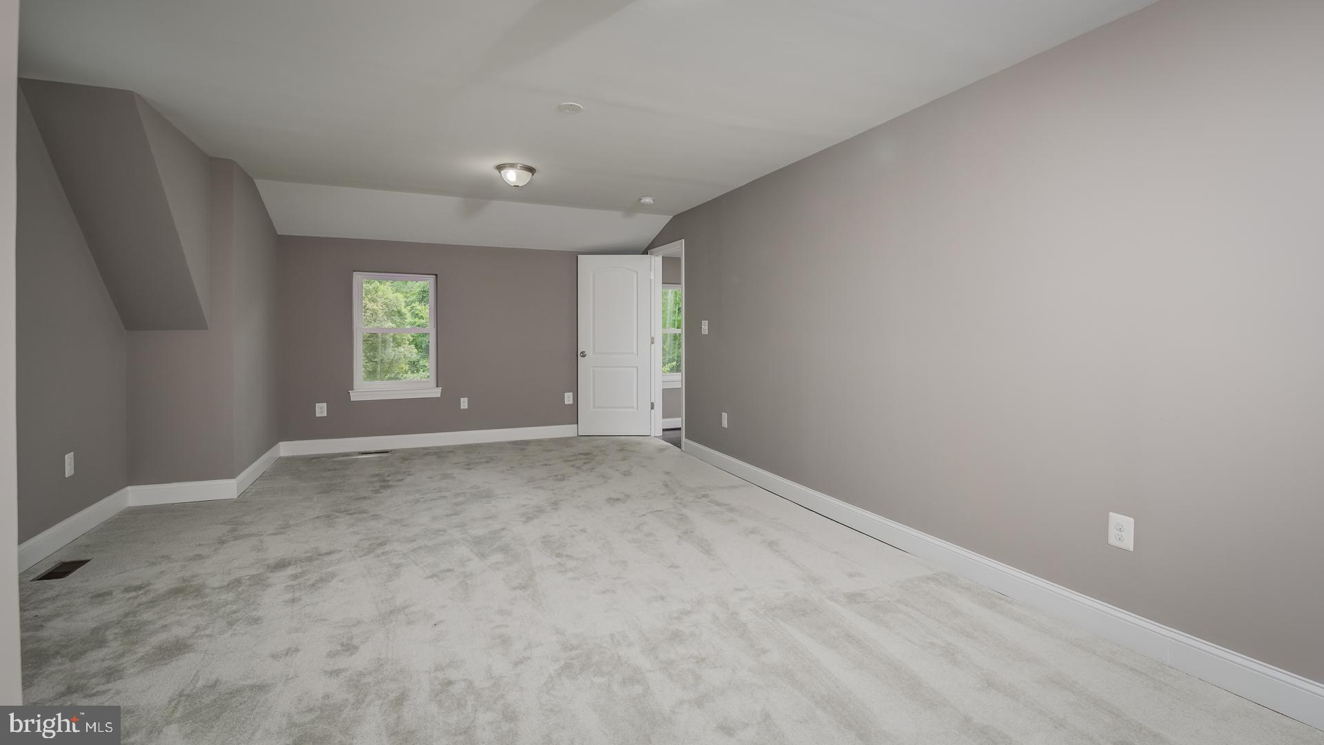 4304 Maple Road Suitland, MD 20746 - Photo 14 of 27