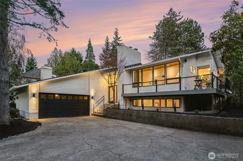 $2,690,000 | 6560 West Mercer Way, Mercer Island, WA 98040