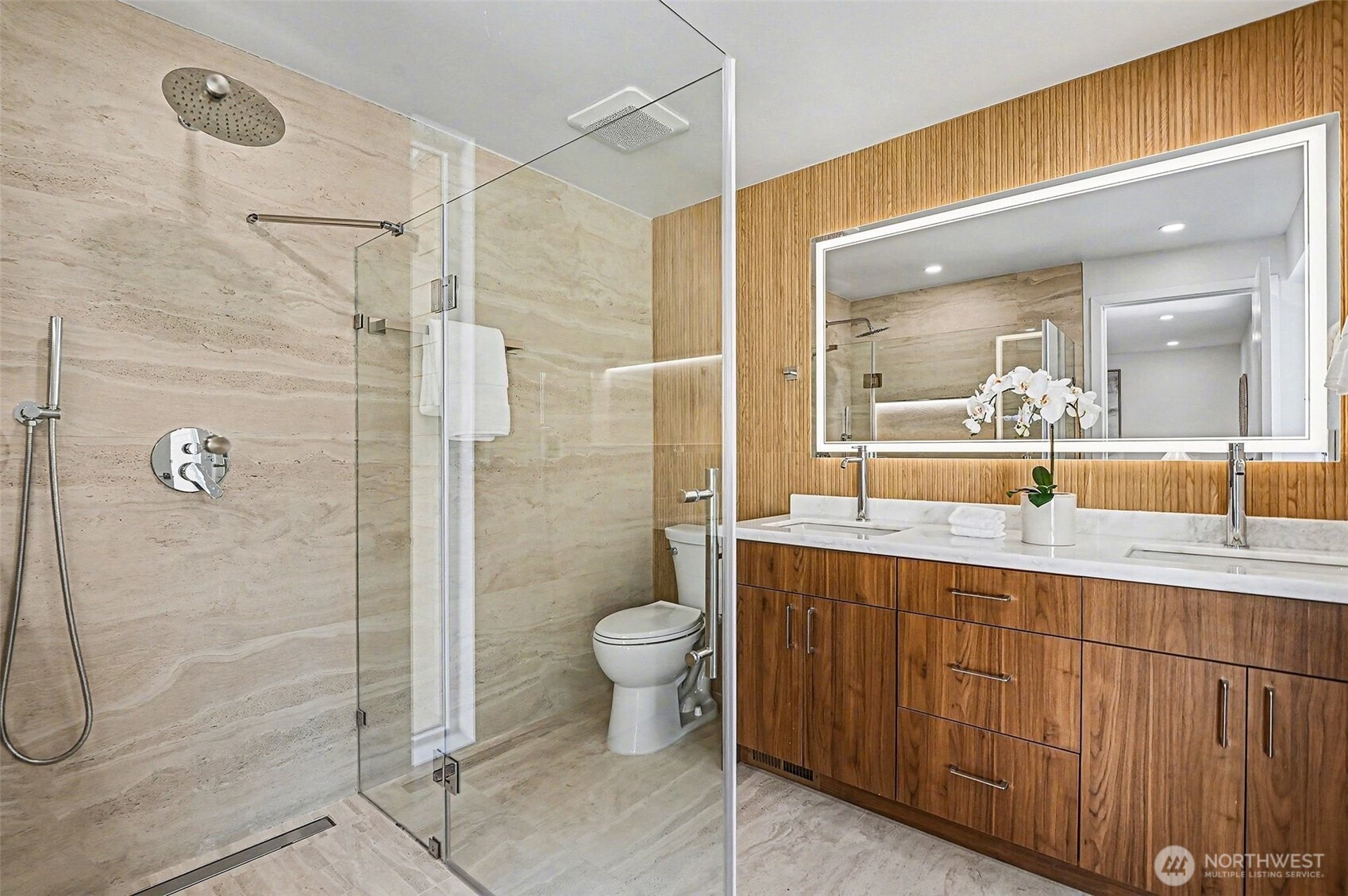 6560 West Mercer Way Mercer Island, WA 98040 - Photo 17 of 33