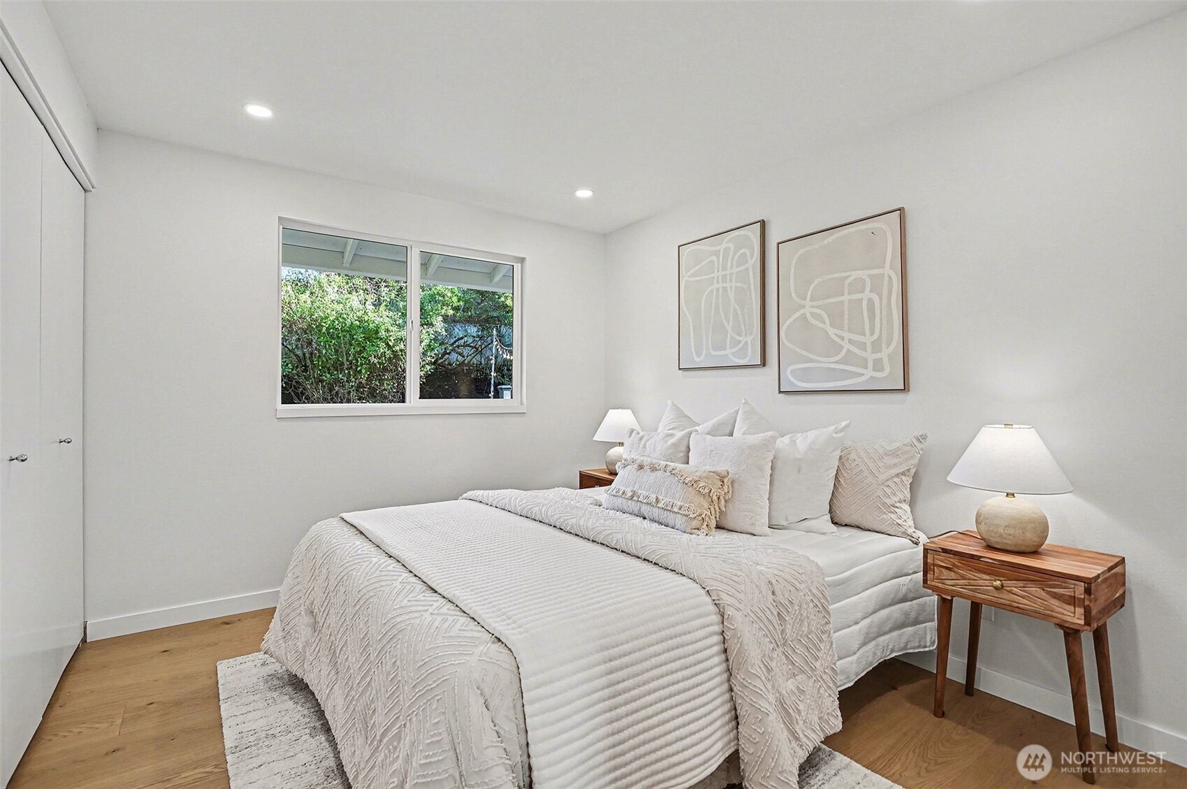 6560 West Mercer Way Mercer Island, WA 98040 - Photo 19 of 33