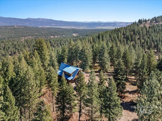$887,500 | 3725 Rim Road, New Meadows, ID 83654