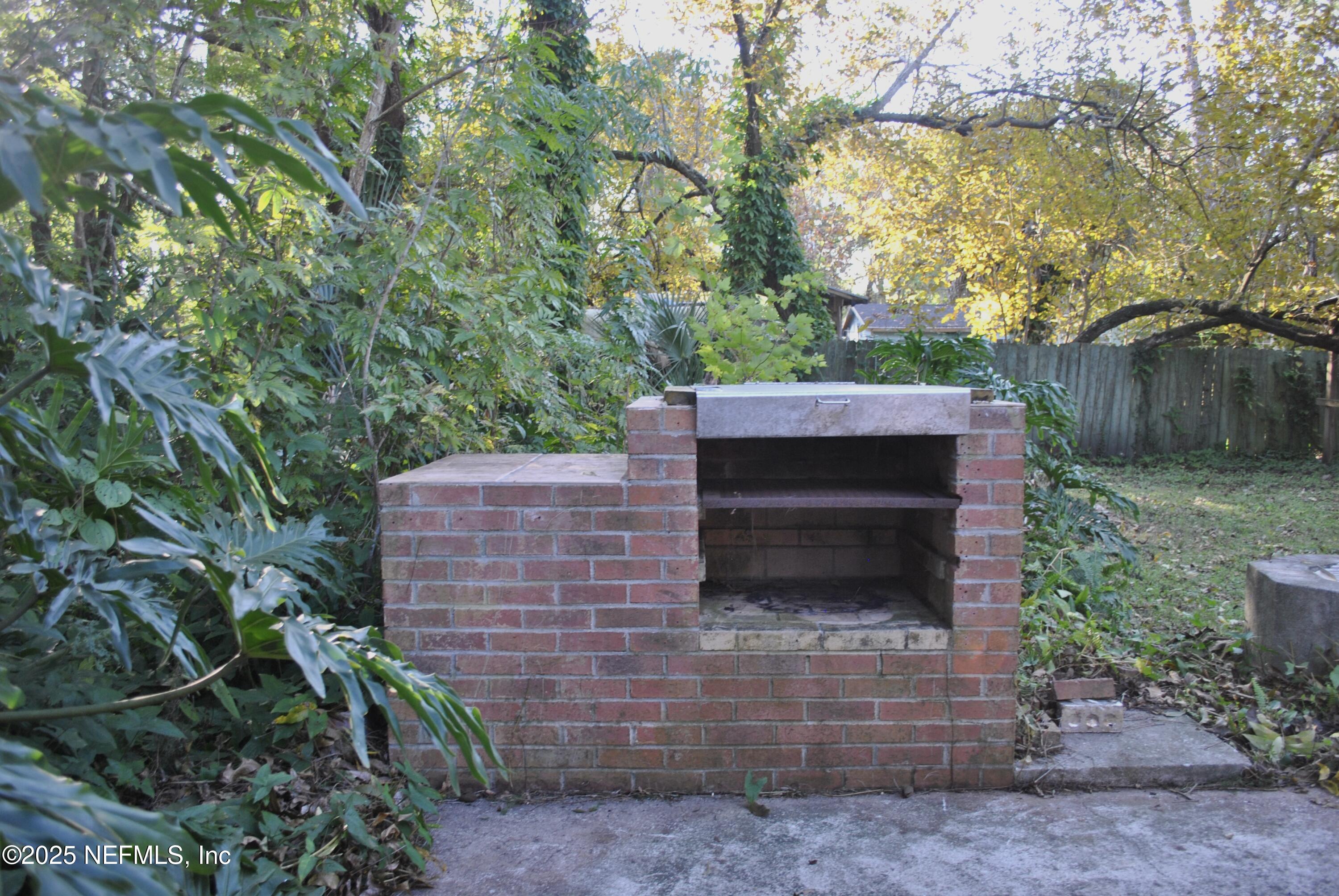 2819 North 6th Street St. Augustine, FL 32084 - Photo 16 of 18 a view of an outdoor space and a yard