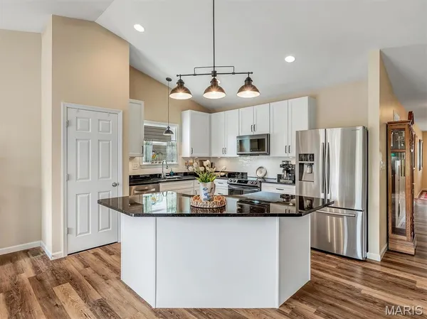 $414,900 | 17456 Wyman Ridge Drive, Eureka, MO 63025