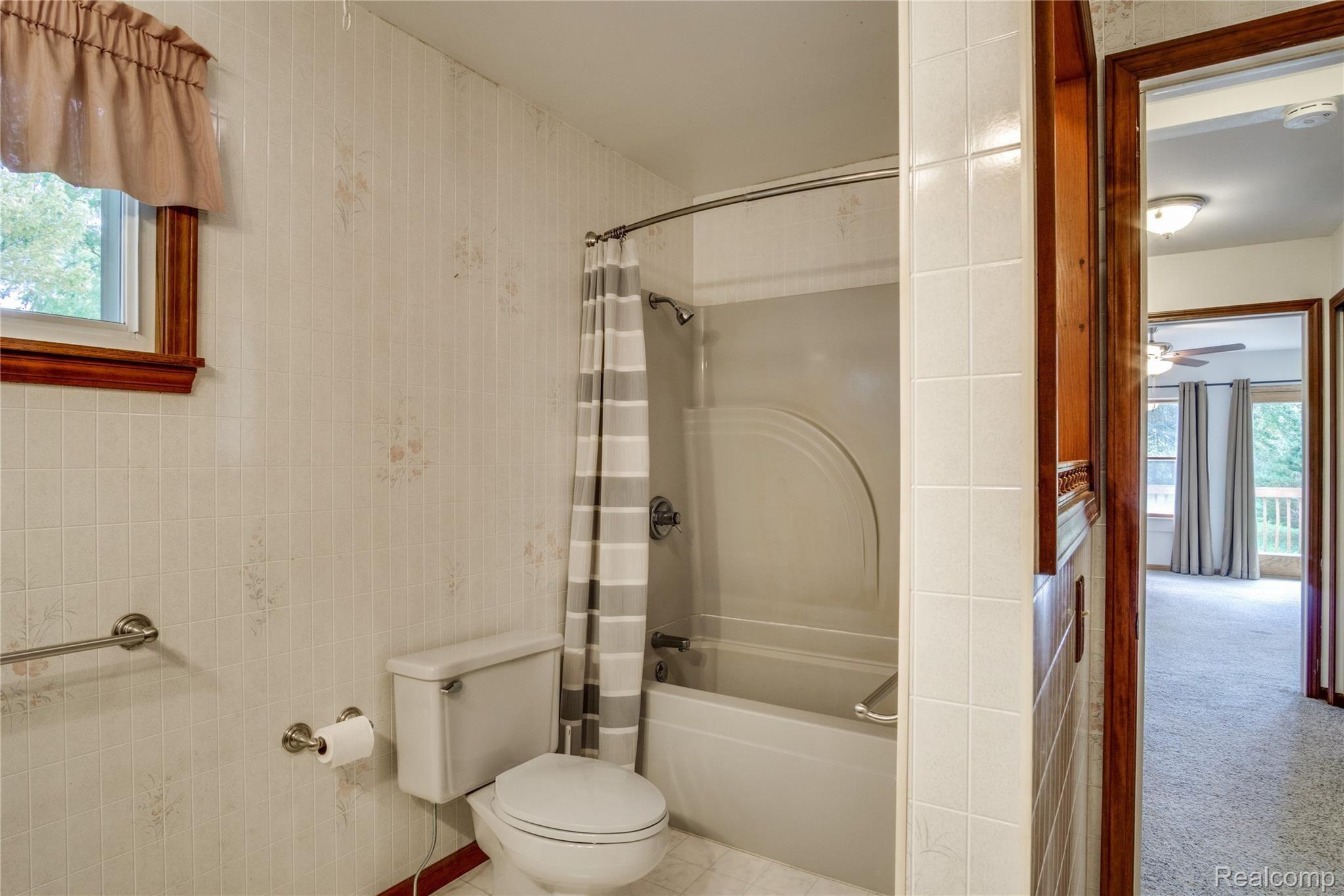 3217 Rolston Road Fenton, MI 48430 - Photo 21 of 30 Interiors (15 of 34).JPG