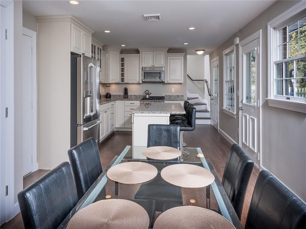 275 Shore Road, Unit 2 Ogunquit, ME 03907 - Photo 6 of 22 Dining area