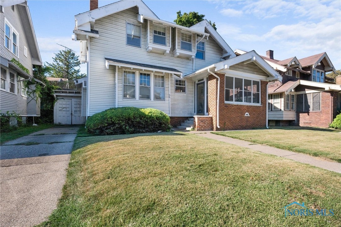 35 Rockingham Street Toledo, OH 43608 - Photo 2 of 24 Gallery Image 2