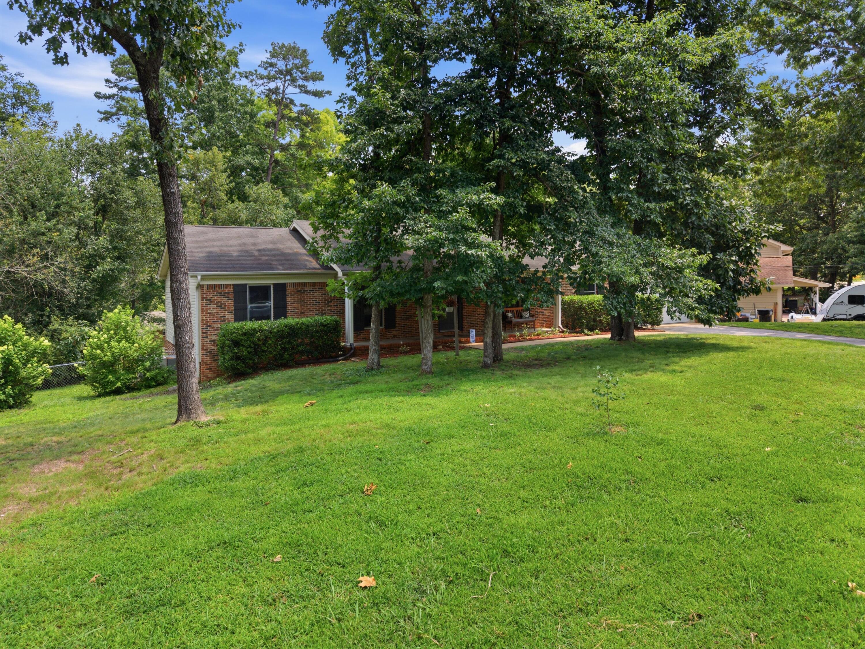 9511 Timberlog Drive Chattanooga, TN 37421 - Photo 2 of 32 02-9511TimberlogDr-23