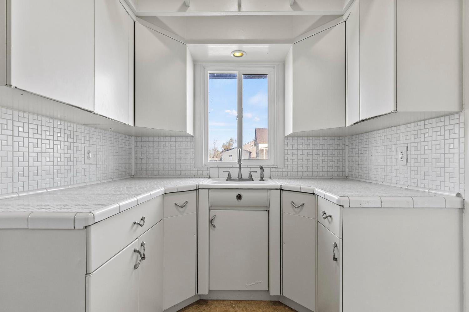 86 North Pacific Street Maxwell, CA 95955 - Photo 11 of 29 Kitchen