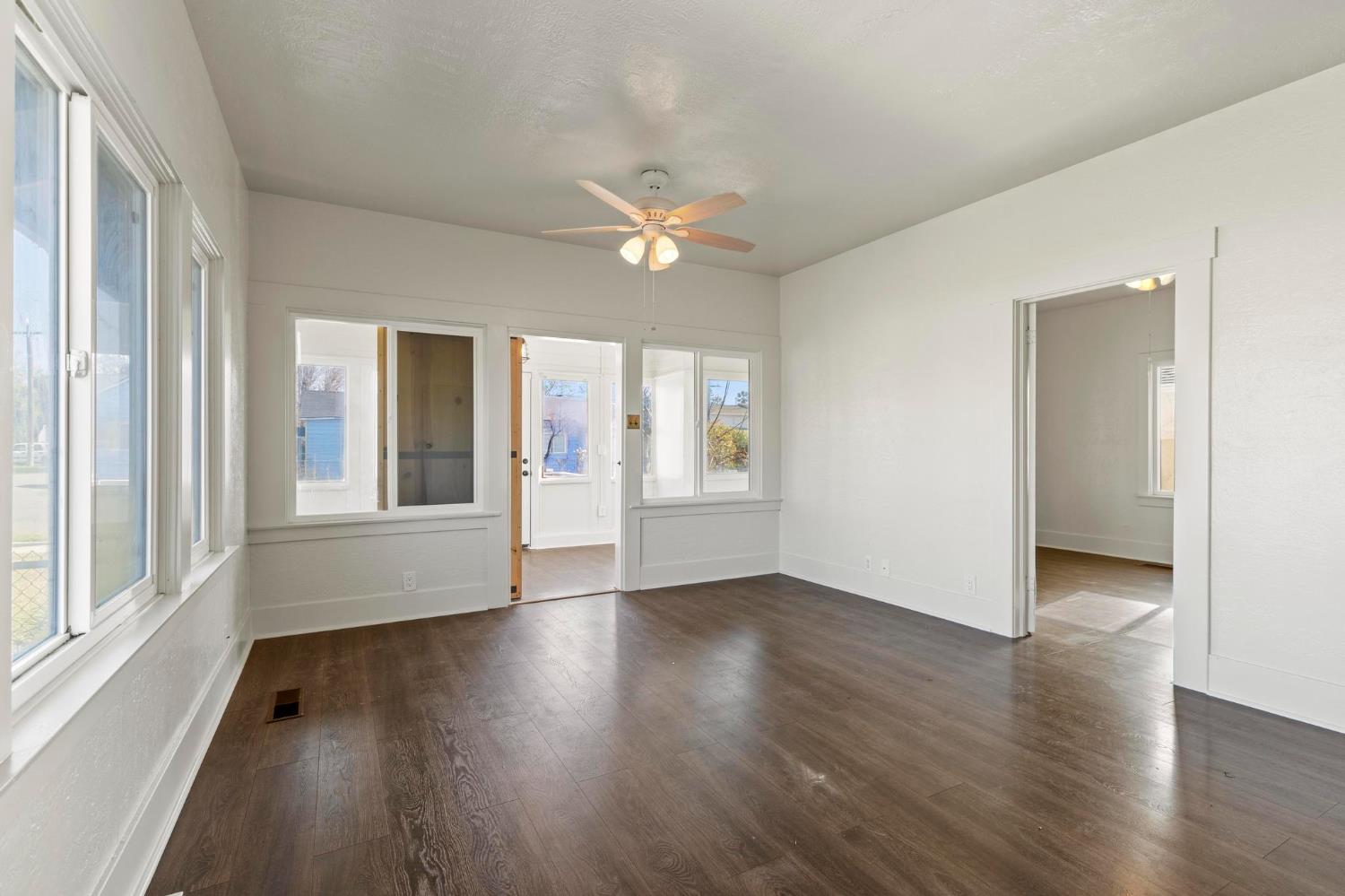 86 North Pacific Street Maxwell, CA 95955 - Photo 8 of 29 Living