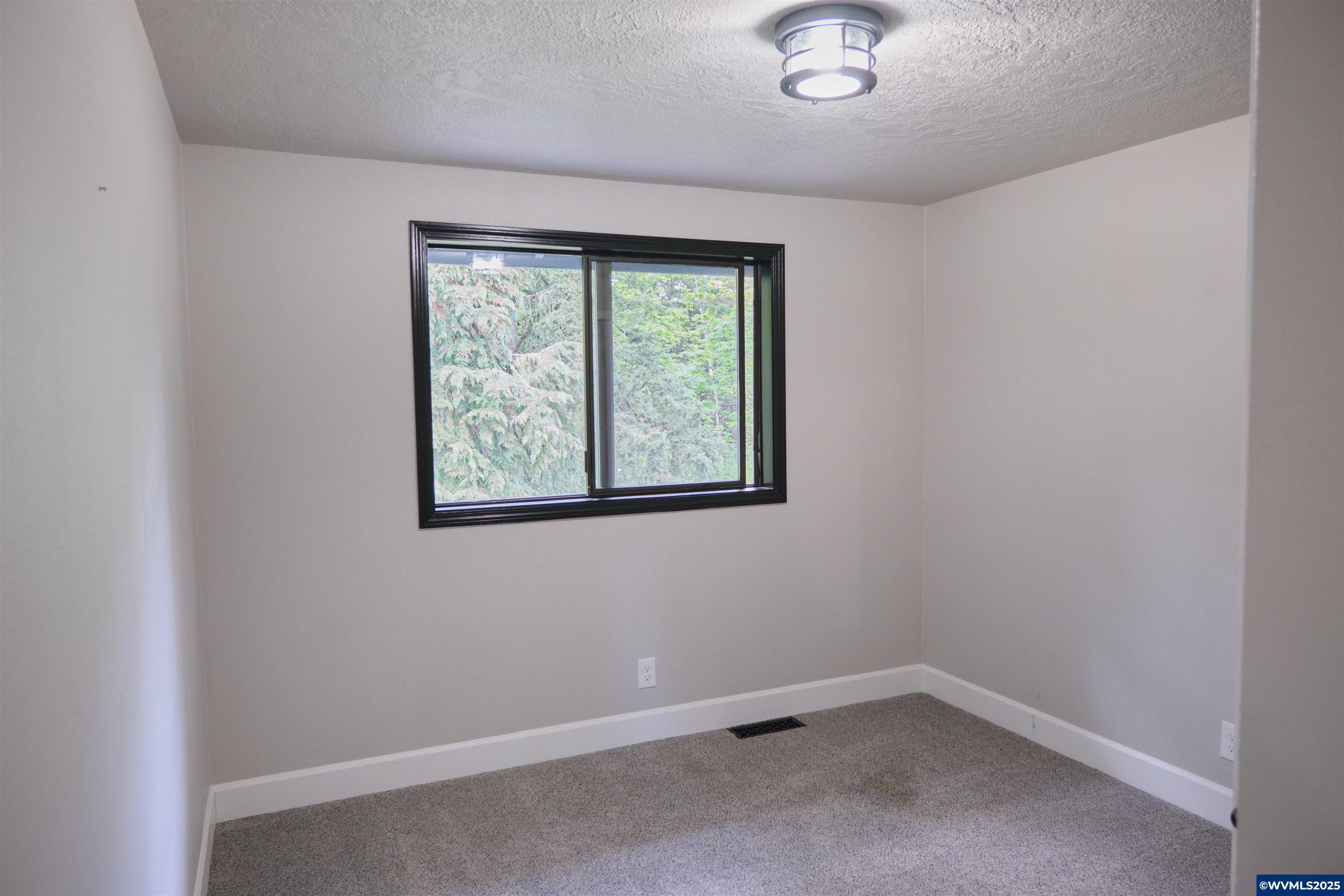 5853 Timber Ridge Drive Southeast Salem, OR 97317 - Photo 30 of 45 Gallery Image 30