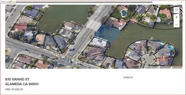 a black and white photo of a house