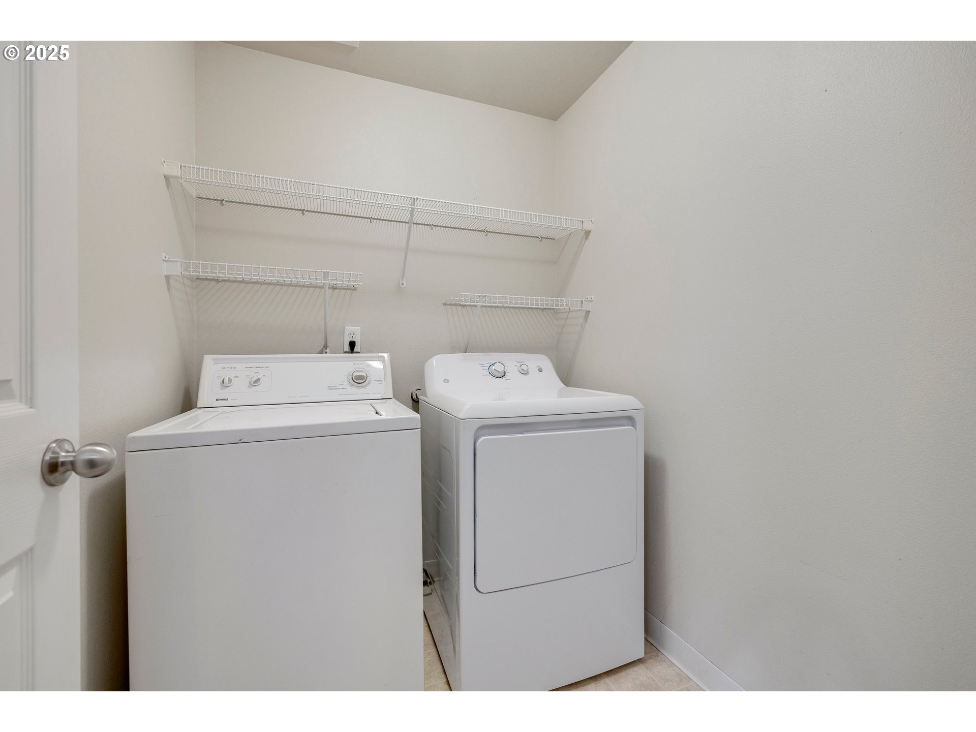 17645 Southwest Jay Street Beaverton, OR 97003 - Photo 26 of 31 a utility room with dryer and washer