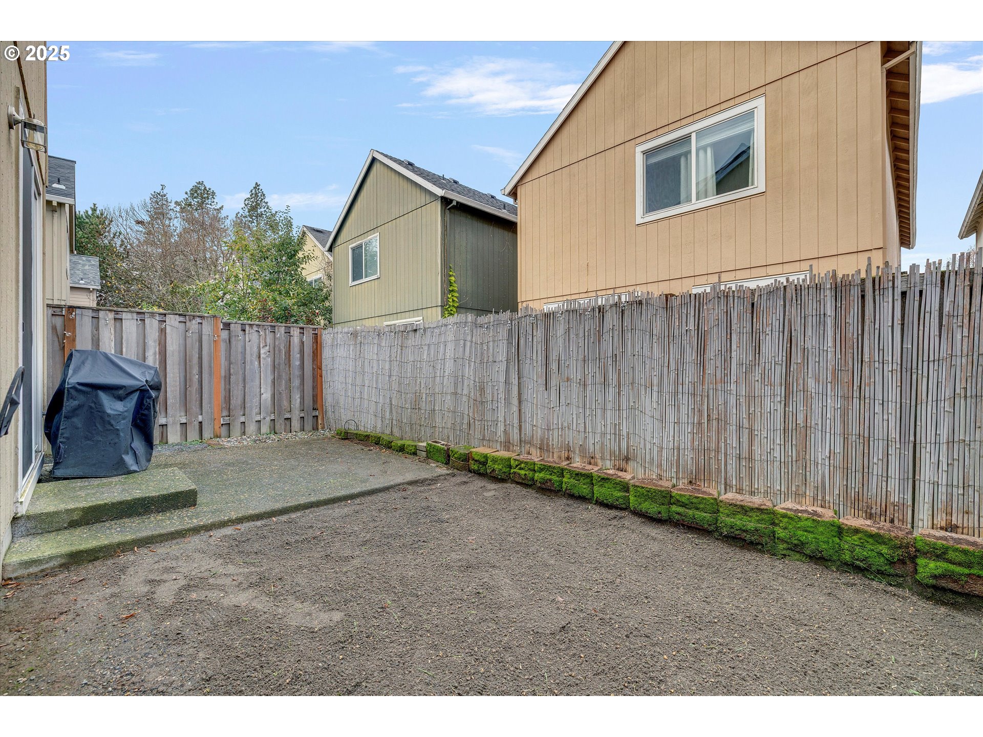 17645 Southwest Jay Street Beaverton, OR 97003 - Photo 27 of 31 a backyard of a house