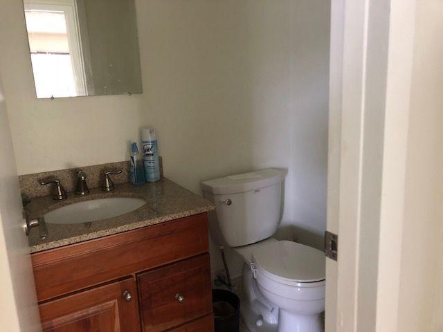 1061 Cornwall East, Unit 1061 Boca Raton, FL 33434 - Photo 12 of 23 1/2 Bathroom