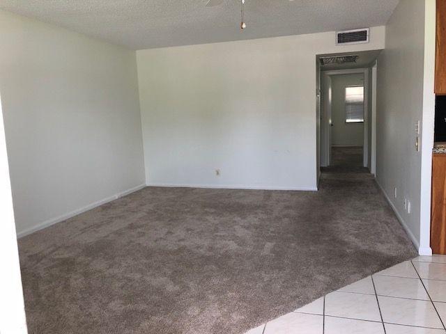 1061 Cornwall East, Unit 1061 Boca Raton, FL 33434 - Photo 8 of 23 Living Room