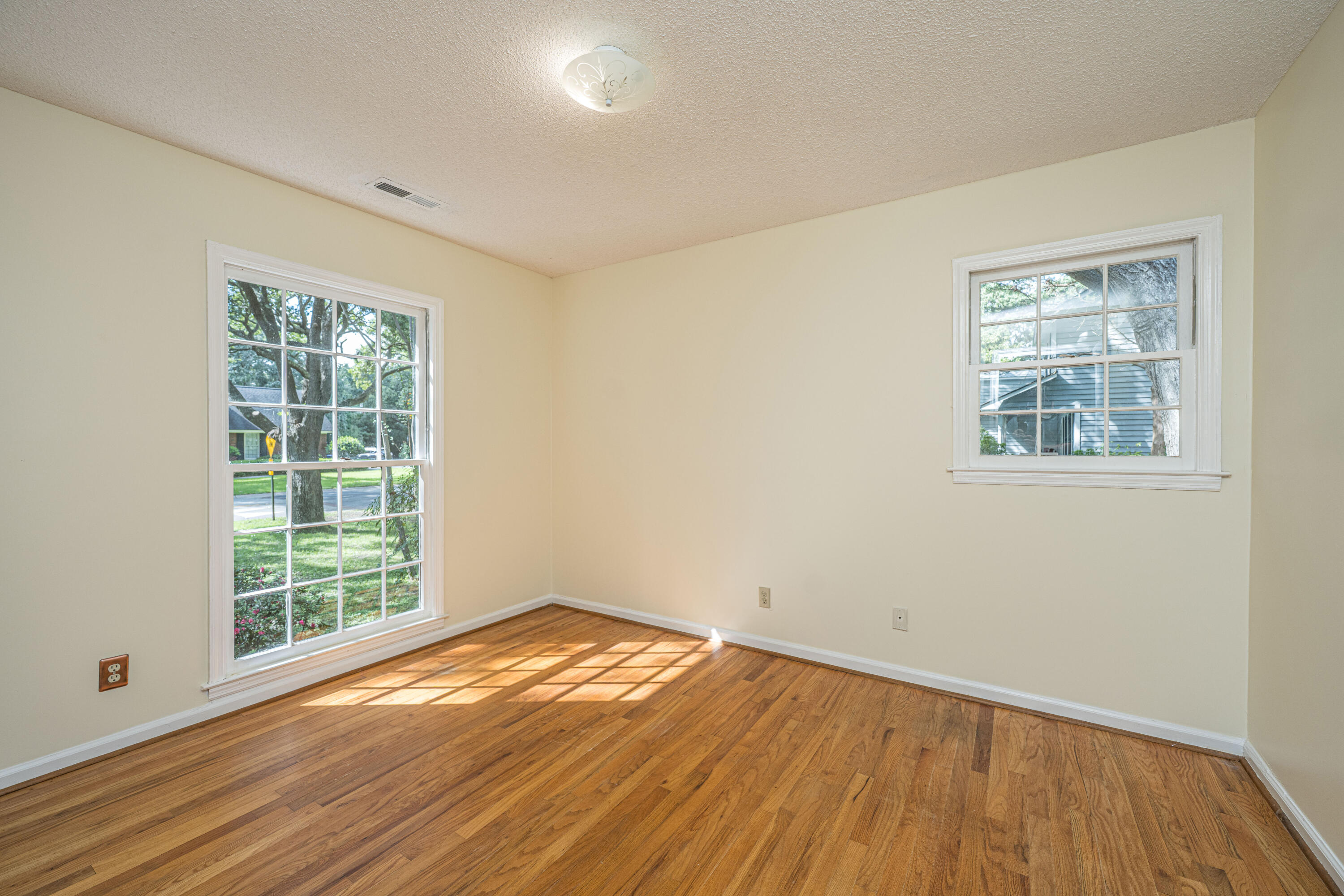 672 Old Plantation Road Charleston, SC 29412 - Photo 15 of 27 2nd Bedroom