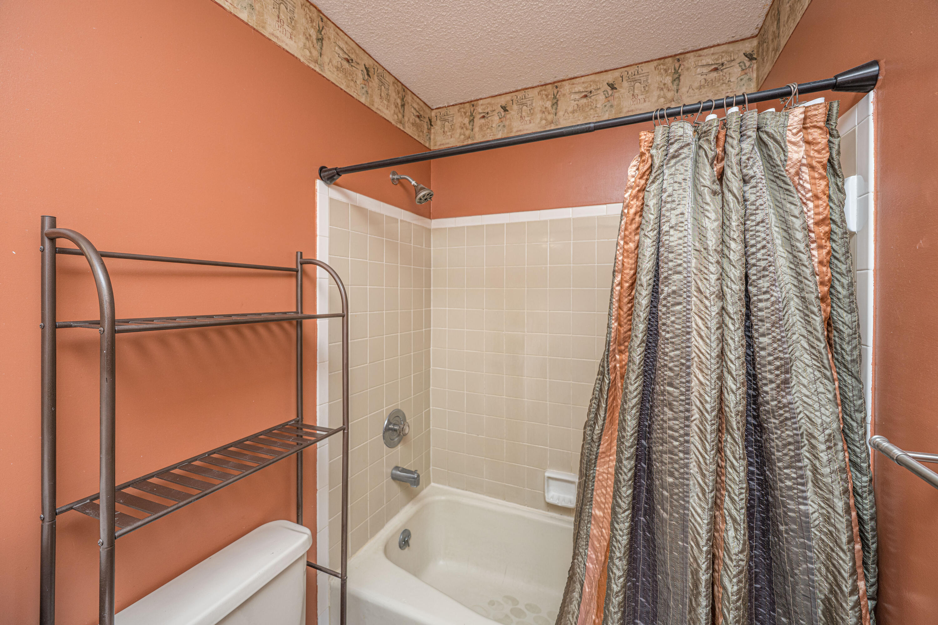 672 Old Plantation Road Charleston, SC 29412 - Photo 20 of 27 Hall Bathroom
