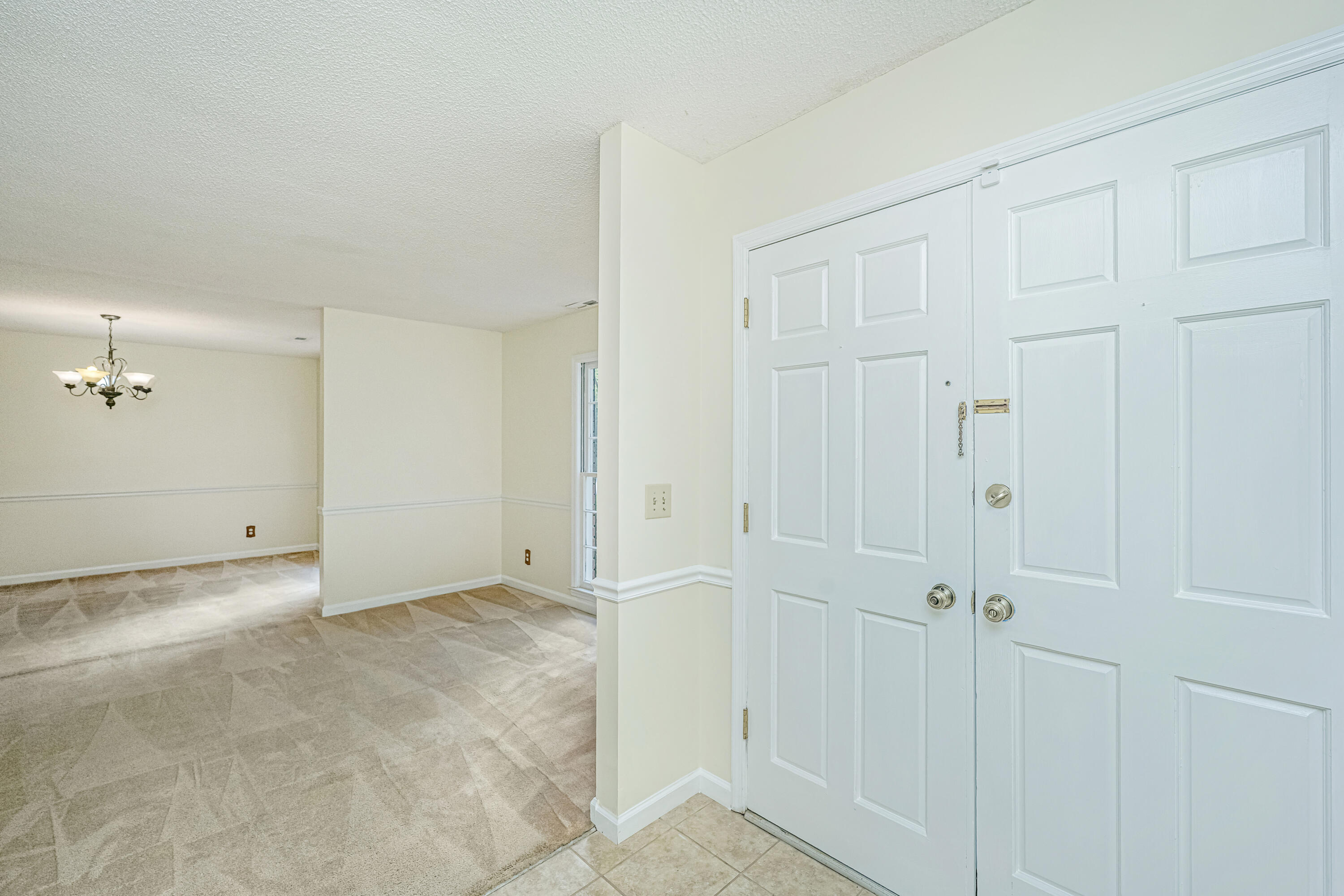 672 Old Plantation Road Charleston, SC 29412 - Photo 2 of 27 Foyer