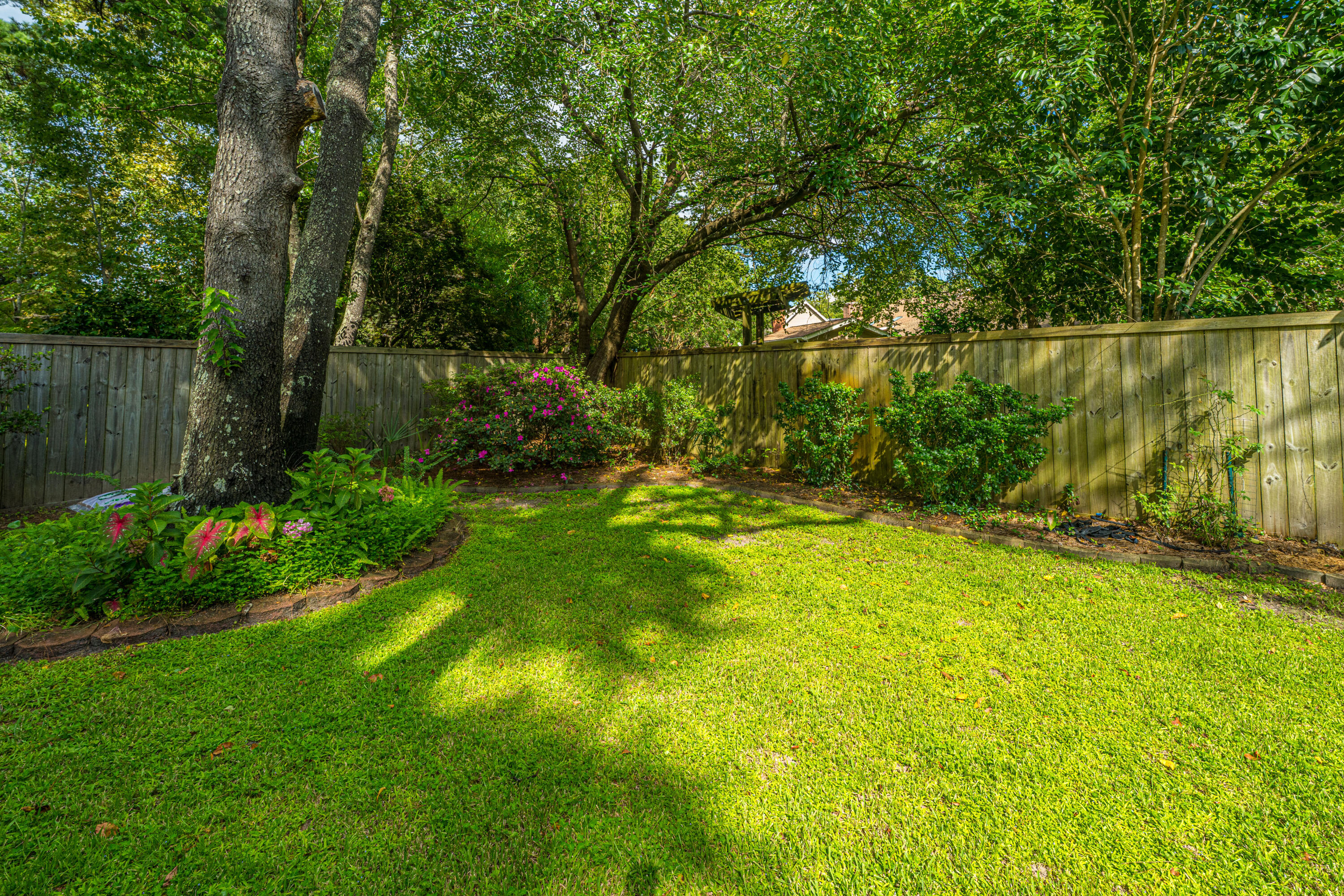672 Old Plantation Road Charleston, SC 29412 - Photo 26 of 27 Back Yard view