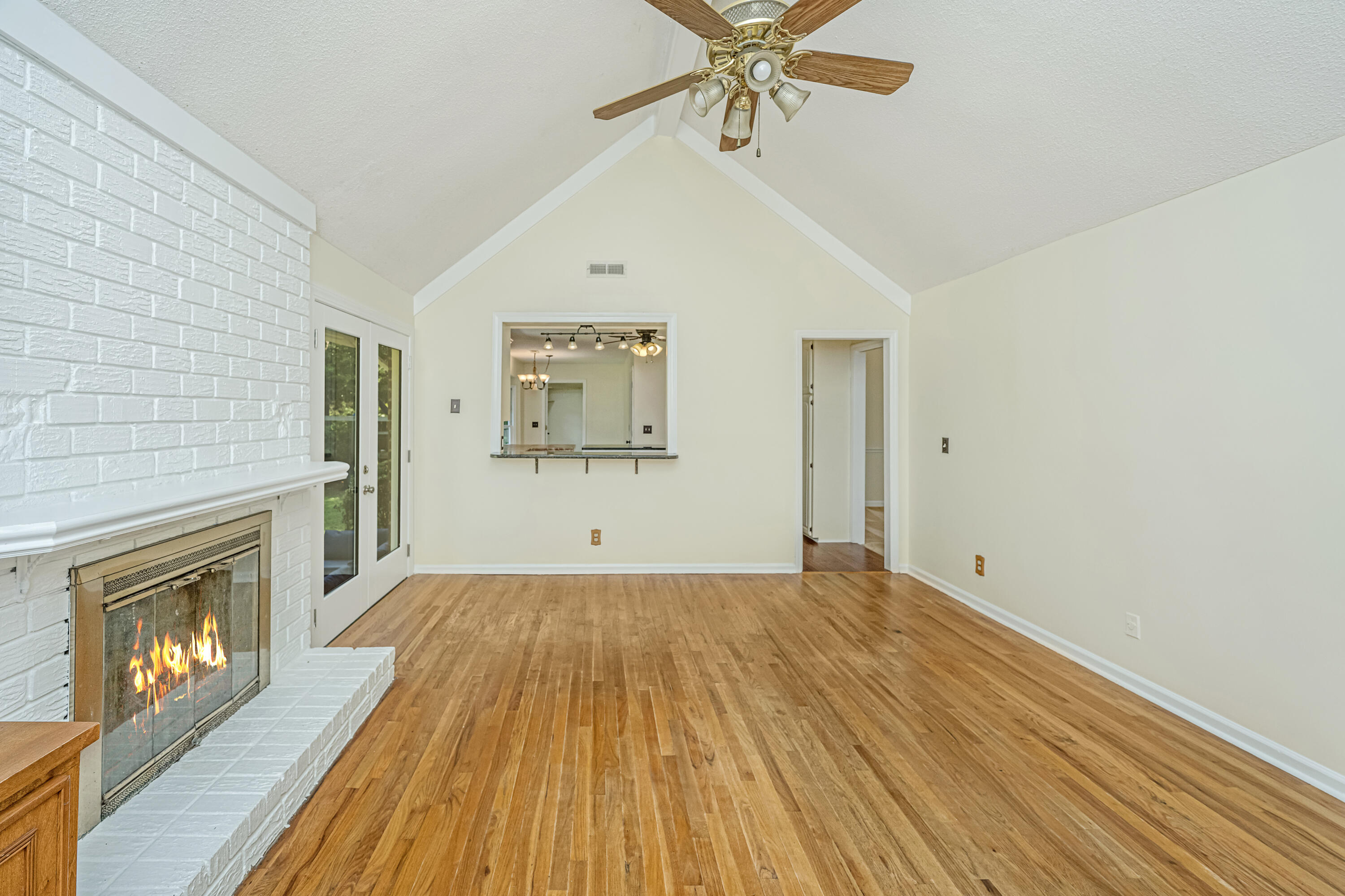 672 Old Plantation Road Charleston, SC 29412 - Photo 5 of 27 Great Room