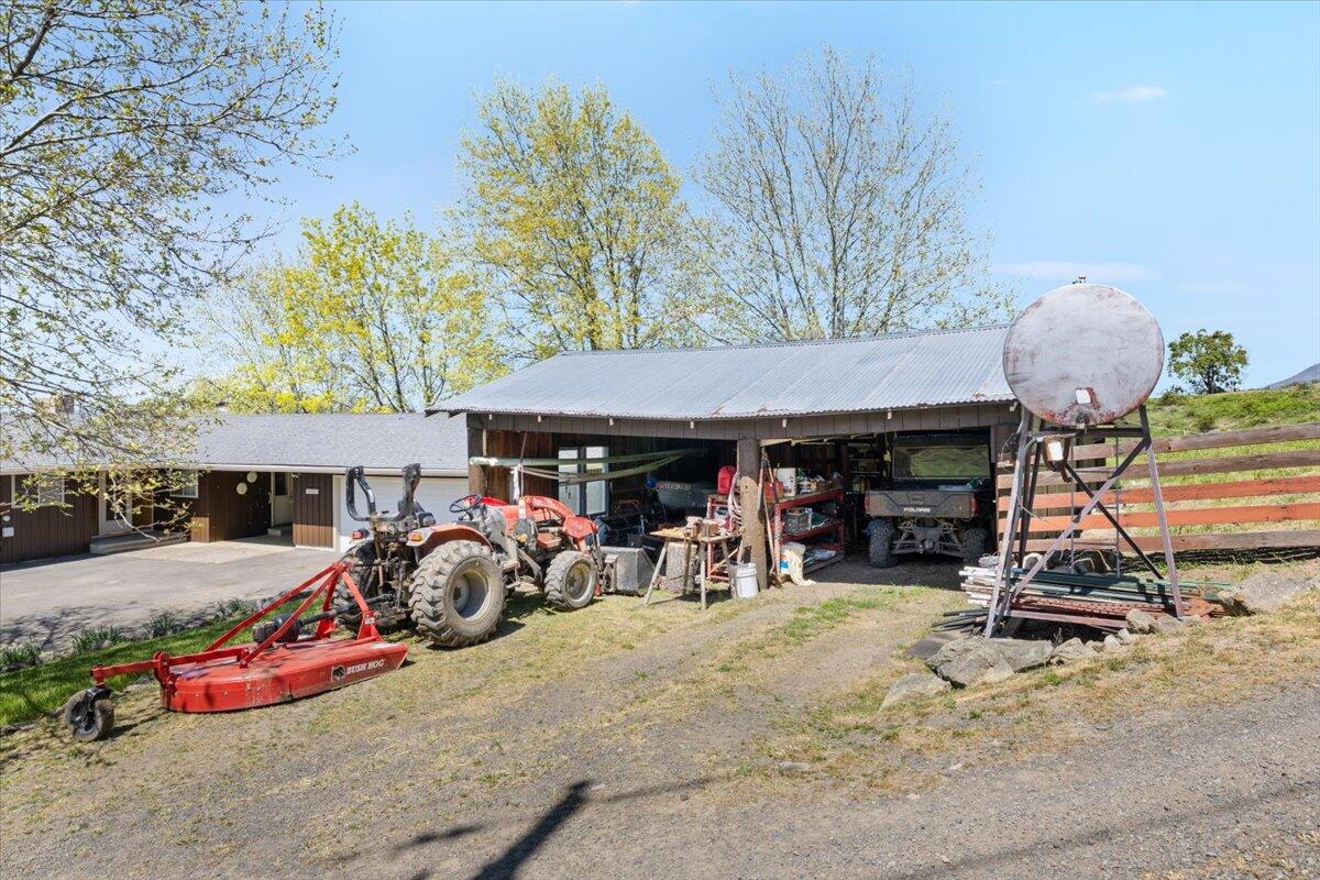 3555 Payne Road Medford, OR 97504 - Photo 37 of 46 02-CI_4229