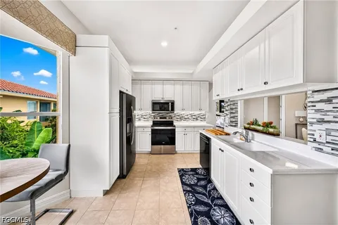 $999,900 | 1855 Les Chateaux Boulevard, Unit 5201, Naples, FL 34109
