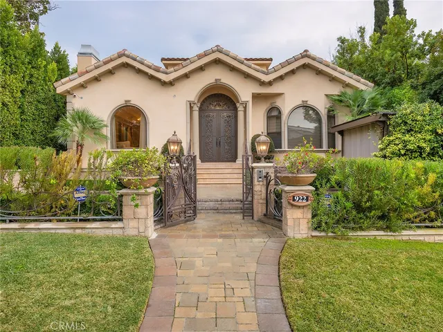 $3,125,521 | 922 East Providencia Avenue, Burbank, CA 91501
