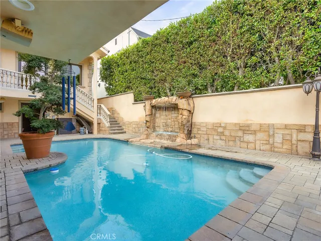 $3,125,521 | 922 East Providencia Avenue, Burbank, CA 91501