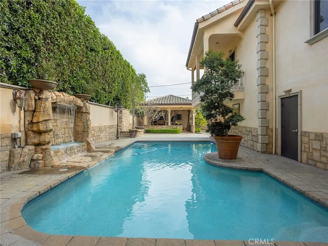 $3,125,521 | 922 East Providencia Avenue, Burbank, CA 91501