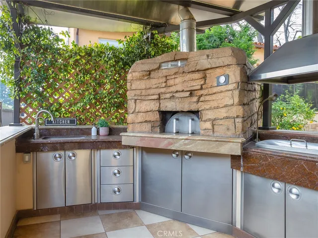 $3,125,521 | 922 East Providencia Avenue, Burbank, CA 91501