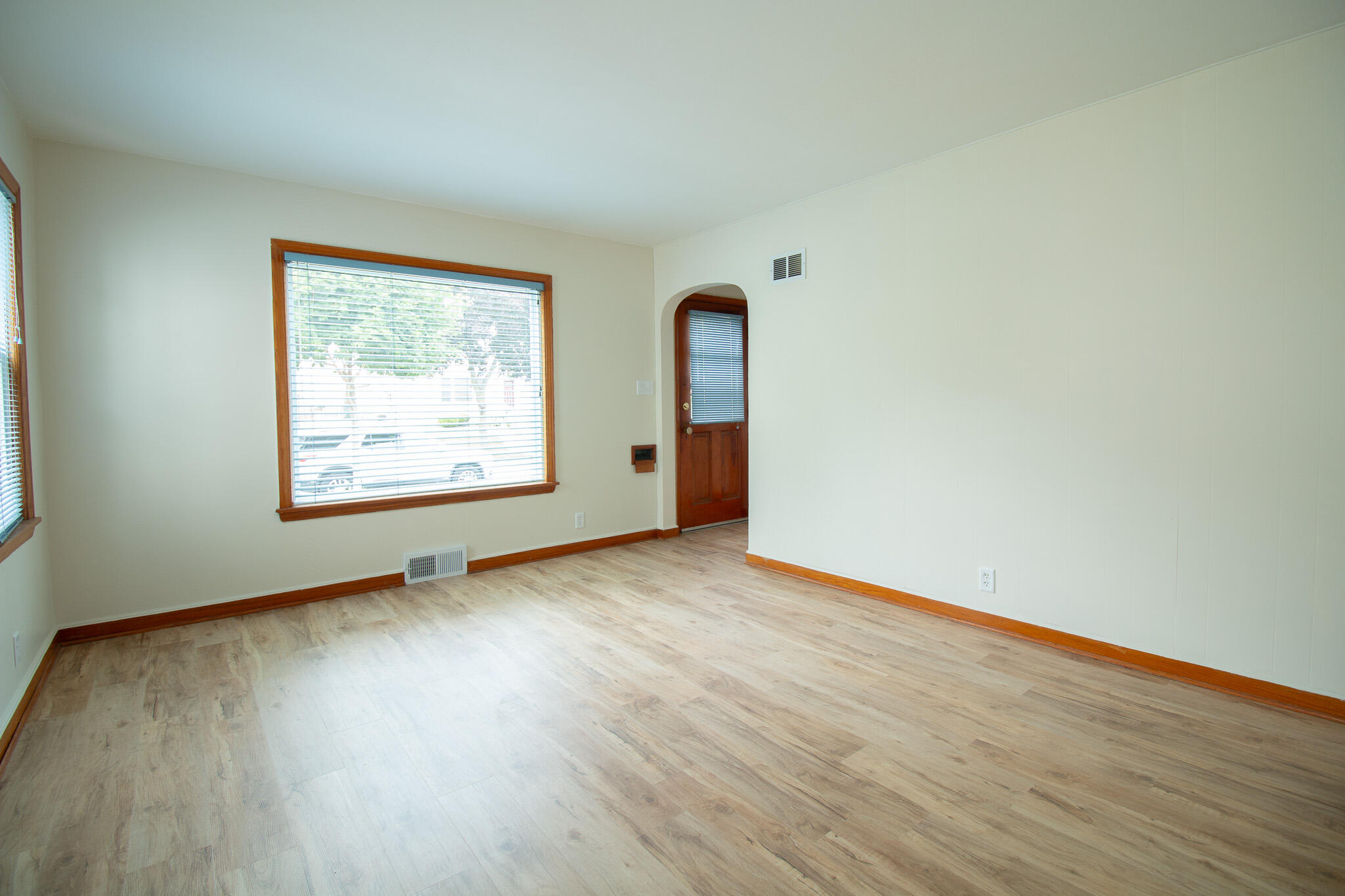 2924 South 46th Street Milwaukee, WI 53219 - Photo 5 of 22 IMG_2459