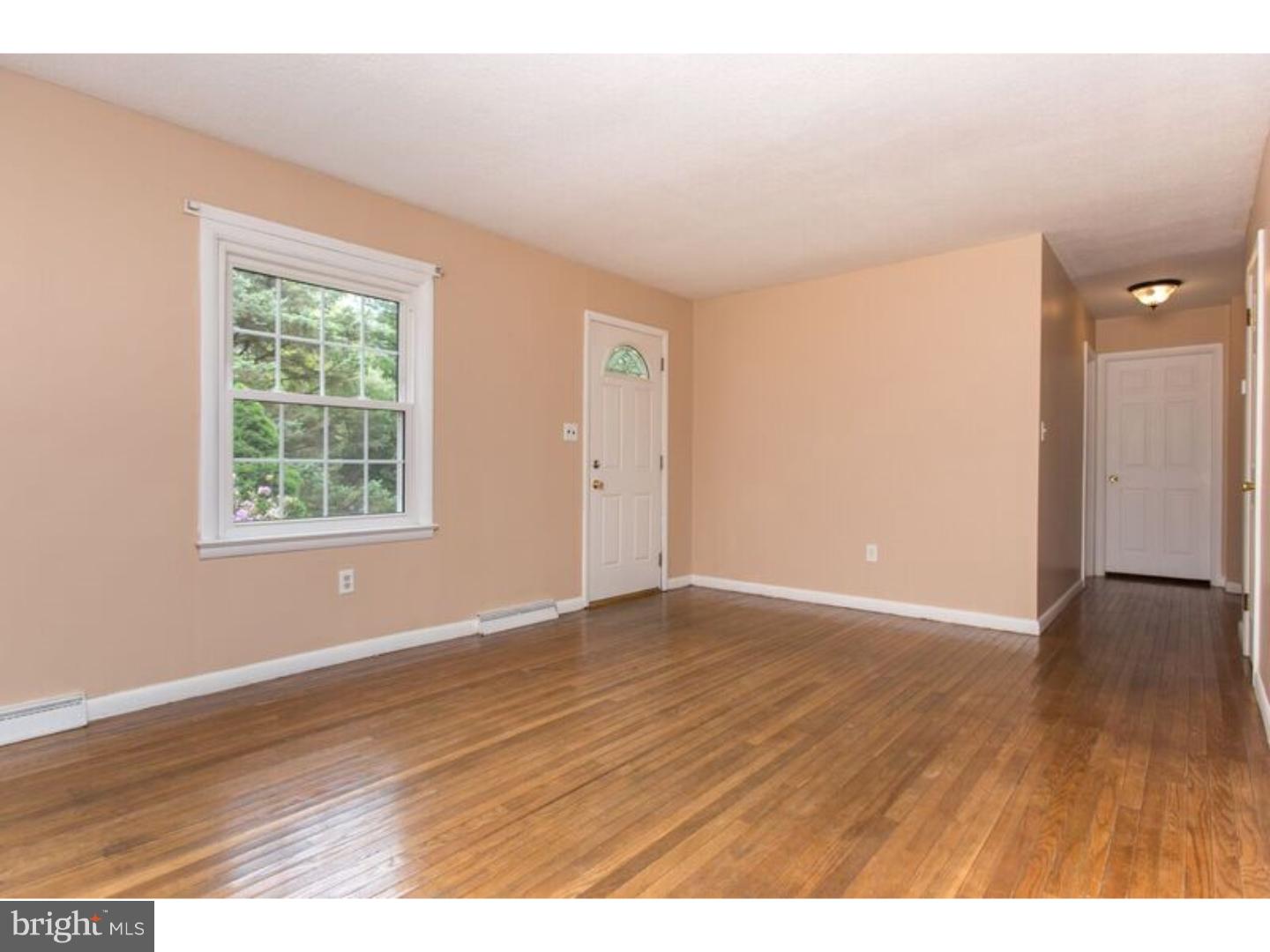 418 Chesterville Road Landenberg, PA 19350 - Photo 5 of 25 Living Room