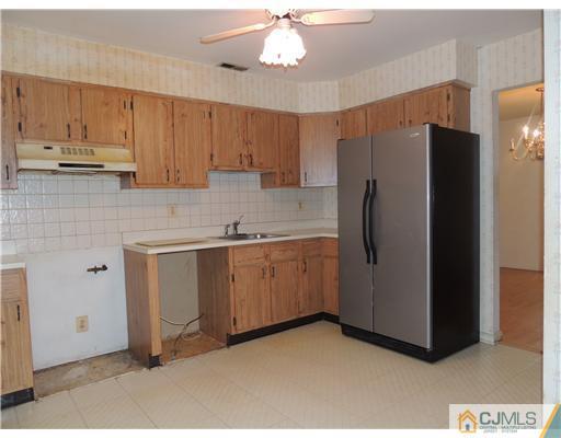 2304 Buckingham Circle Middletown, NJ 07748 - Photo 14 of 25
