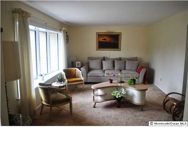 18 Patterson Drive Freehold, NJ 07728 - Photo 2 of 19 Additional Photo