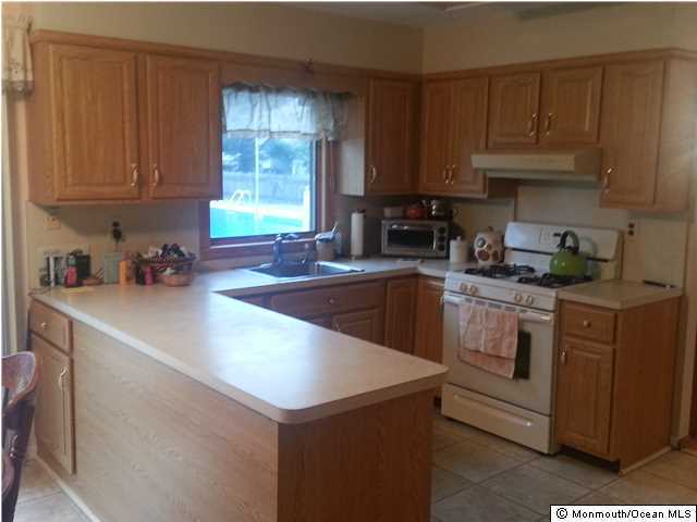 18 Patterson Drive Freehold, NJ 07728 - Photo 7 of 19 Additional Photo