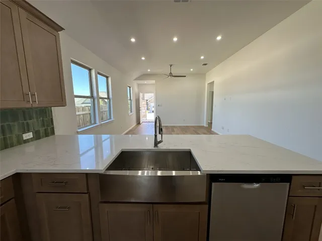 $309,999 | 717 Treadwell Lane, Kyle, TX 78640