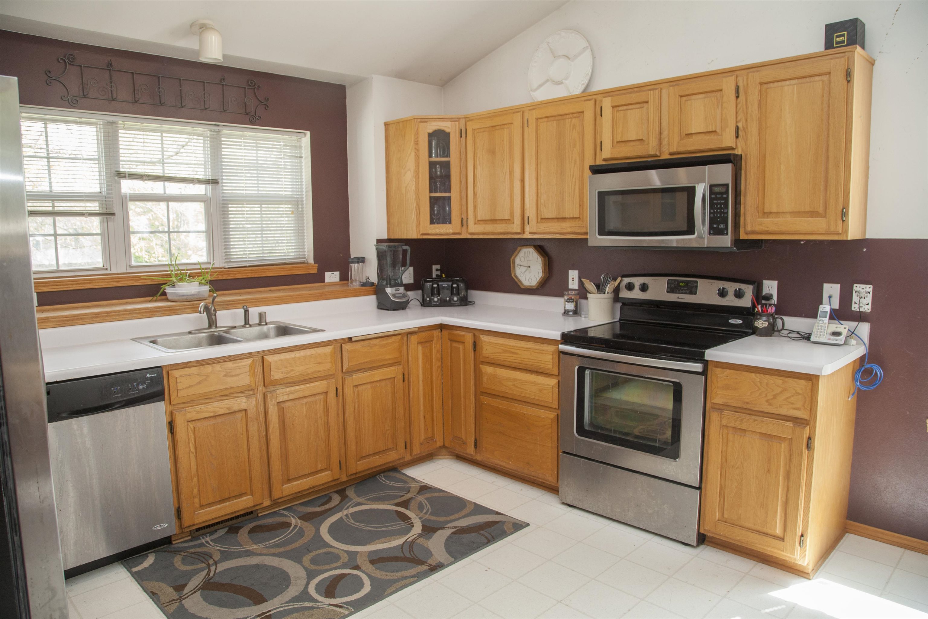 819 Spellman Street Mount Horeb, WI 53572 - Photo 7 of 32