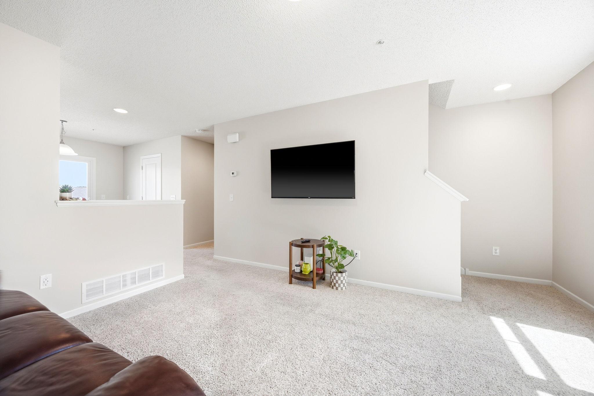 3115 Clover Ridge Drive Chaska, MN 55318 - Photo 7 of 22