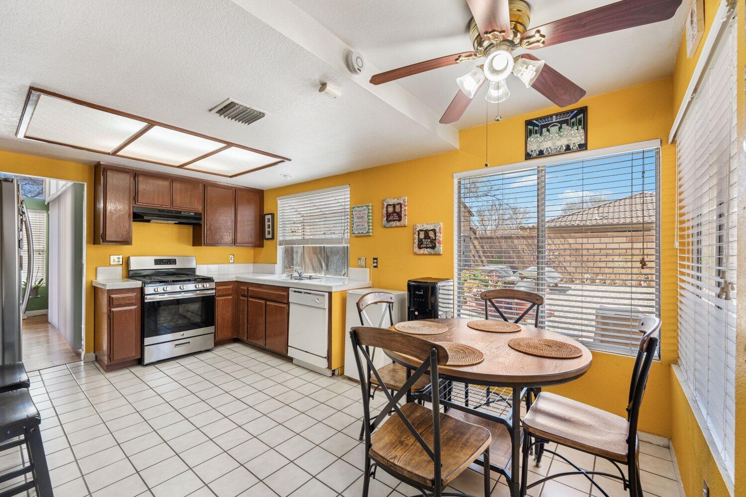 43663 Byron Drive Lancaster, CA 93535 - Photo 13 of 46 13-ByronDrive-5e88a14d44