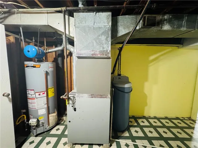 $295,000 | 7412 North Wayne Avenue, Kansas City, MO 64118