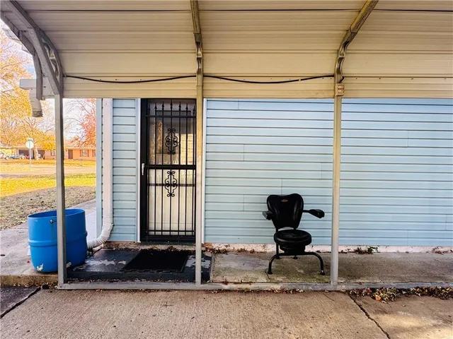 $295,000 | 7412 North Wayne Avenue, Kansas City, MO 64118