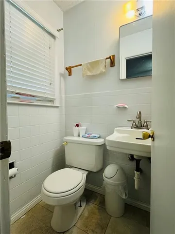 $295,000 | 7412 North Wayne Avenue, Kansas City, MO 64118