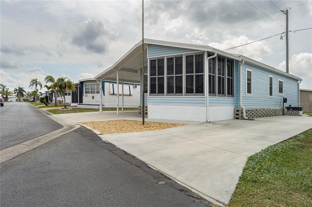 3317 Denise Drive Ellenton, FL 34222 - Photo 2 of 37