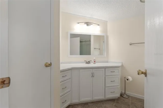 a view of living room with washer and dryer