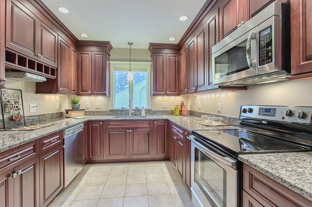 152 Prospect Street Wakefield, MA 01880 - Photo 9 of 29 Gallery Image 9